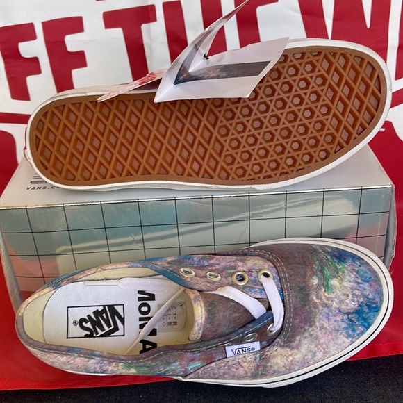 Vans Authentic
(MoMA) Claude Monet
VNOA2Z5118H
WMNS sneakers - Picture 3 of 16